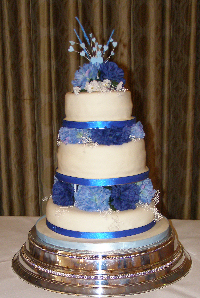 wedding-dj-marriott-bexleyheath-wedding cake-image