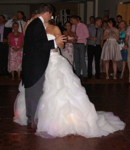 wedding-dj-cost-first-dance