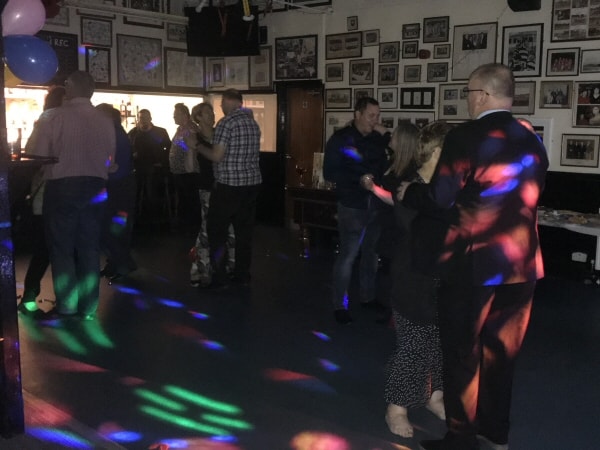 Gravesend Rugby Club Mobile Disco Slow Dance (600 x 450)